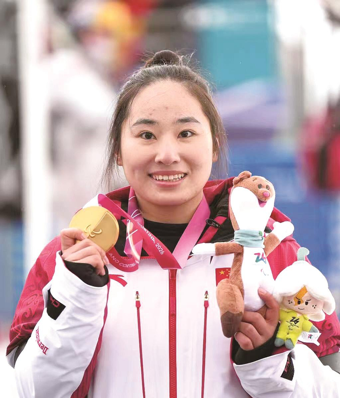 V体育-张雯静：拿冠军，我真棒！|回转|高山滑雪|冬残奥会|女子|比赛_新浪体育_新浪新闻